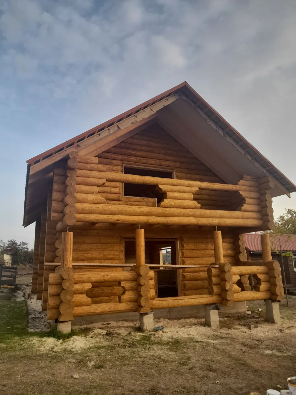 Tesání srubu