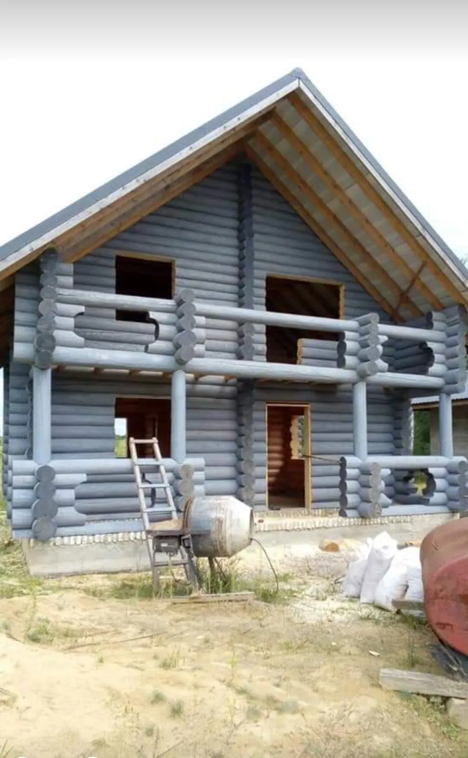 Tesání srubu