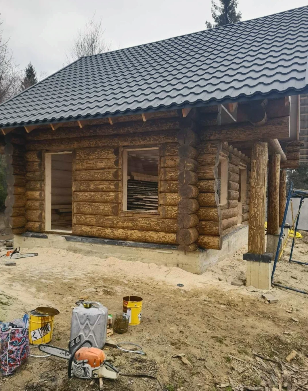 Збудований зруб