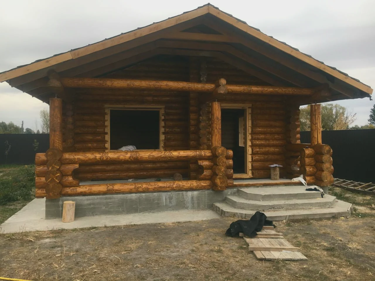 Збудований зруб