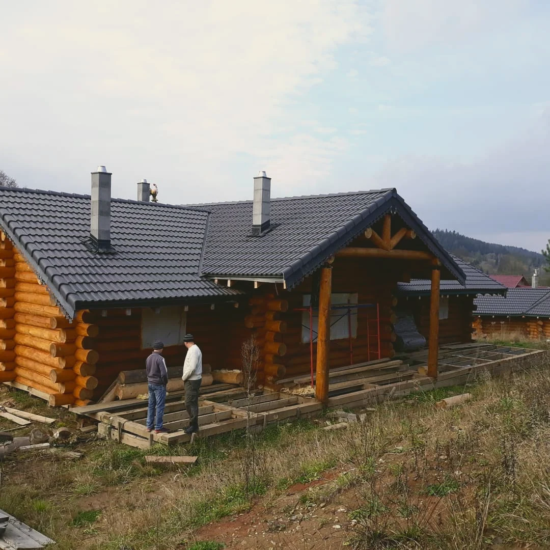 Збудований зруб