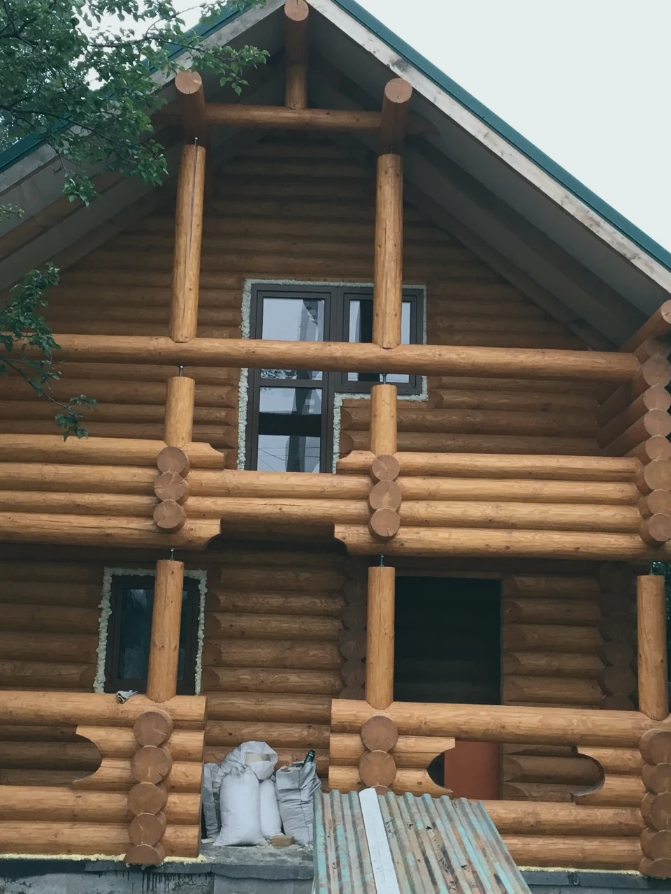 Збудований зруб